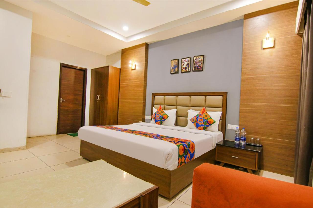 Fabhotel Citi Inn Zirakpur Exterior photo
