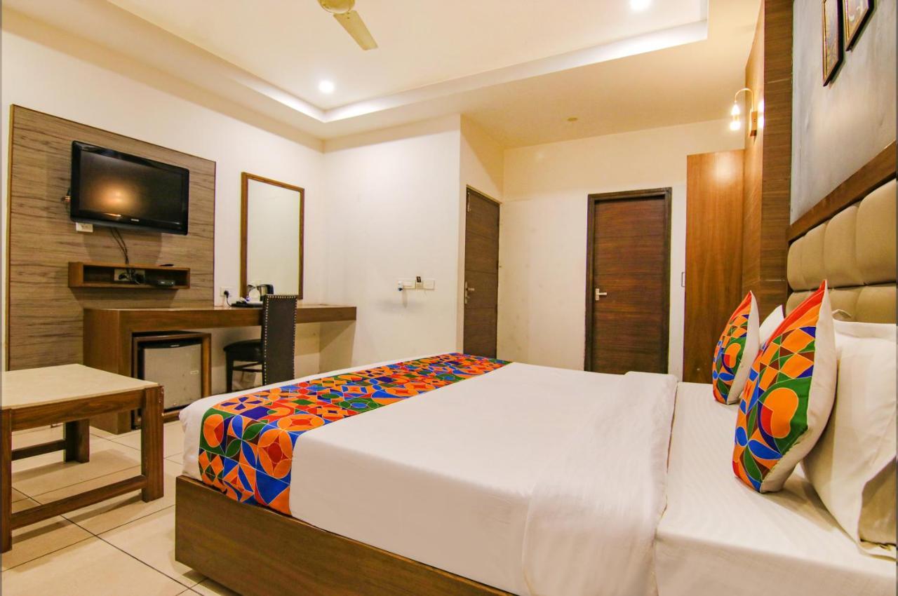 Fabhotel Citi Inn Zirakpur Exterior photo